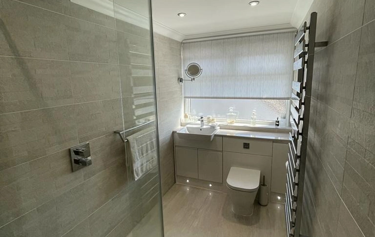 Modern Minimal Bathroom